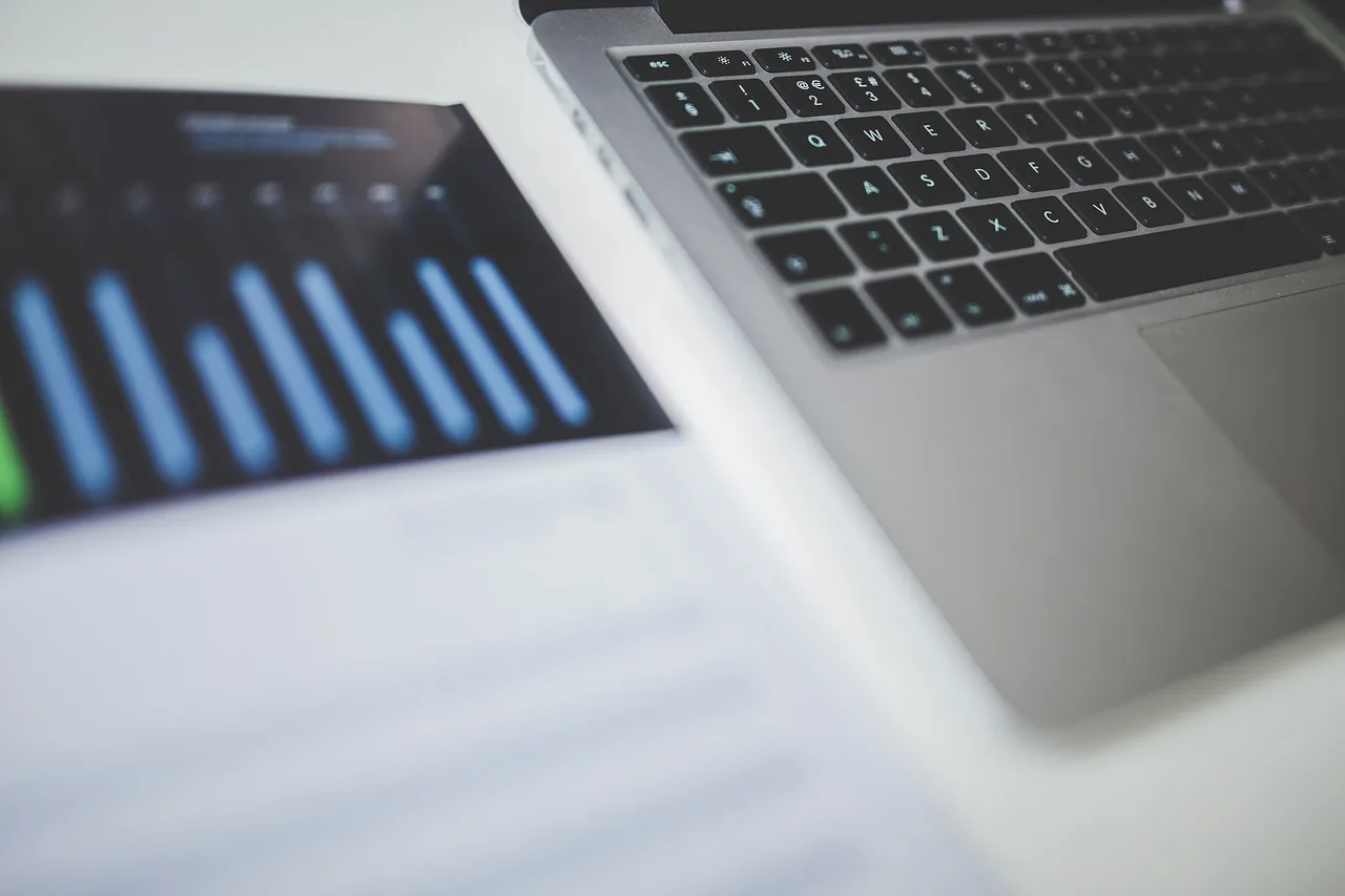 macbook, laptop, computer, technology, charts, graphs, marketing, business, office, desk, gray computer, gray office, gray laptop, gray marketing, gray desk, marketing, marketing, marketing, marketing, marketing. B2B SaaS marketing best practices, as practitioners see it