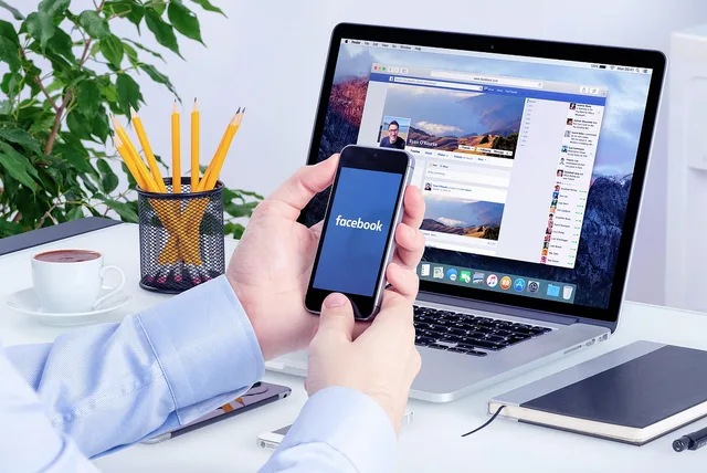 facebook, social media, social media marketing, smartphone, laptop, workspace, office break, office hour, desk, facebook marketing, facebook ads, facebook ads, facebook ads, facebook ads, facebook ads, facebook ads. Getting B2B social media marketing examples right the first time